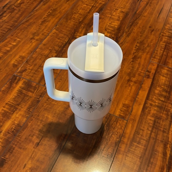 Stanley Deco Collection Quencher H2.0 FlowState Tumbler 40 OZ Cream Gloss NEW - Picture 3 of 4